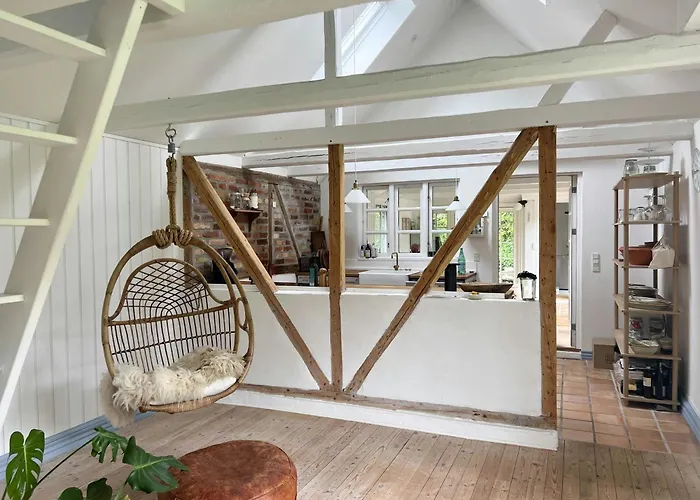 Modern Comfort With Nostalgia In Mols